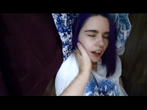 ❤️ Nilimkuta dada yangu chumbani na kumsaidia cum Pononi kuu kwa sw.mrvideospornogratis.ru ❌️❤